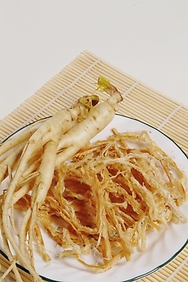 포토 JPG 스튜디오촬영 접시 음식 의학 사람없음 치료 약 한의학 약재 한약재 인삼 약초 한약 안주 김발 보양식품 국내포토 식기 실내 풀_식물 삼 건강식품 파일형식