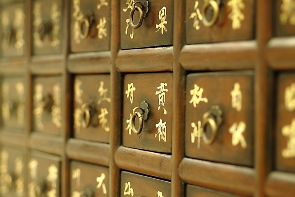 포토 JPG 한국문화 한국전통 전통 문화 가구 의학 전통소품 한국 사람없음 약 한의학 약재 한약재 한약 오브젝트 서랍장 고가구 한약장 국내포토 동양문화 아시아 생활용품 파일형식