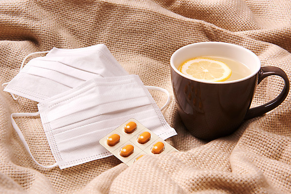 포토 JPG 스튜디오촬영 실내 건강 마스크 사람없음 알약 건강관리 머그컵 바이러스 담요 감기 레몬 오브젝트 예방 감기약 레몬티 면역력 전염병 환절기 국내포토 계절 과일 관리 내부 컵 약 질병 파일형식