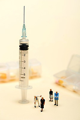 포토 JPG 스튜디오촬영 실내 건강 주사기 사람없음 건강관리 미니어처 바이러스 감기 오브젝트 예방 감기약 노약자 면역력 백신 예방접종 전염병 환절기 백신접종 부스터샷 위드코로나 국내포토 계절 의학 의료기기 관리 내부 약 모형 질병 사회이슈 접종 파일형식