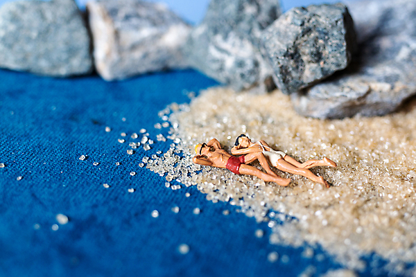 포토 JPG 해외이미지 라이프스타일 수영복 행복 모래 바다 여행 컨셉 자연 휴가 휴식 사람 사람없음 야외 물 파란색 태양 숫자 맑음 수영 미니어처 뜨거움 선탠 해외포토 자연요소 문자 옷 감정 컬러 날씨 생활 모형 수상스포츠 생태계 파일형식 이미지허브