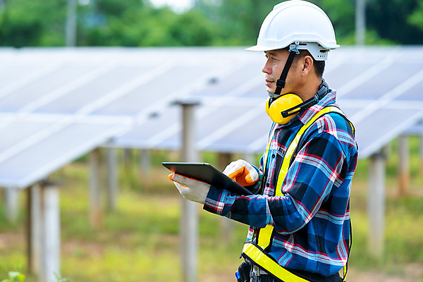 포토 JPG 해외이미지 식물 산업 비즈니스 하늘 노동자 세포 한명 사람 가로 초록색 태양 농장 환경 힘 재활용 장비 발전기 에너지 업무 판넬 기술자 엔지니어 변화 그린에너지 역 헬멧 서비스 에코 생태계 시스템 혁명 생태학 설치 수집가 해외포토 자연요소 직업 1 교육 컬러 컨셉 농업 교통시설 발전소 작업 보호장비 친환경 파일형식 이미지허브