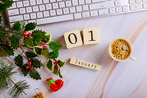 포토 JPG 해외이미지 나무 디자인 계절 커피 음료 크리스마스 겨울 인터넷 비즈니스 통신 탁자 휴가 새해 직장 사람없음 장식 컵 초록색 빛 컴퓨터 사무실 디지털 공책 정보 나뭇가지 축하 키보드 소나무 업무 작업 작업실 책상 침엽수 에스프레소 1월 소셜미디어 해외포토 식물 식기 기념일 컬러 가구 컨셉 회사 문구용품 전자제품 날짜 파일형식 이미지허브