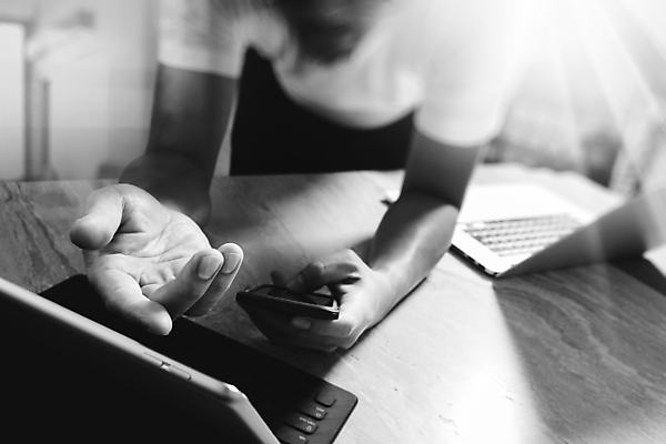 포토 JPG 해외이미지 아이콘 손 디자인 인터넷 비즈니스 통신 모바일 아이디어 사람없음 노트북 스마트폰 컴퓨터 알약 디지털 스크린 공책 웹 시험 암호 계획 디자이너 땅 스케치 전화기 스마트 레이아웃 치수 비전 멀티미디어 개발 반응 소셜 프로그래밍 프로젝트 해외포토 직업 교육 컨셉 문구용품 미술 신체부위 전자제품 핸드폰 스마트기기 약 작업 파일형식 이미지허브