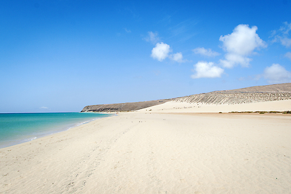 포토 JPG 해외이미지 구름 계절 모래 파도 바다 섬 여행 백그라운드 자연 하늘 날씨 휴가 휴식 사람없음 물 여름 파란색 빛 햇빛 환경 바위 흰색 천국 이국적 터키석 파라다이스 해외포토 자연요소 컬러 컨셉 태양 돌_바위 보석 생태계 파일형식 이미지허브