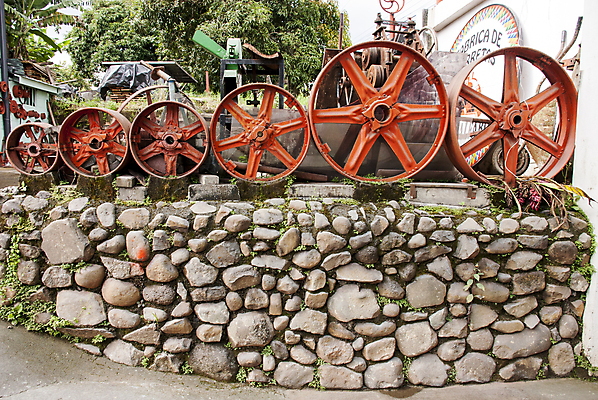 포토 JPG 해외이미지 모양 전통 디자인 도로 여행 백그라운드 공장 교통시설 자동차 미술 사람없음 건물 목재 장식 컬러풀 갈색 환경 금속 검은색 기계 카트 장비 수확 골동품 시골 바퀴 원형 화려 소 역사 클래식 철 버리기 묘사 오브젝트 부식 복고 먼지 그런지 옛날 철강 코스타리카 해외포토 도형 나무 건축물 길 육상교통 컬러 교통 컨셉 농업 재료 포유류 공업 모션 재질 문화예술 중앙아메리카 시설 파일형식 이미지허브