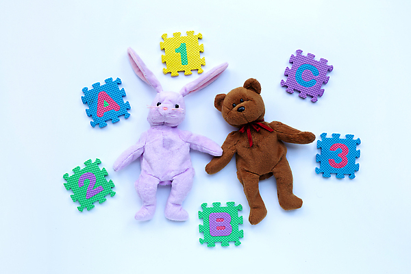 포토 JPG 해외이미지 사람없음 컬러풀 장난감 블록 곰인형 퍼즐 오브젝트 퍼즐조각 토끼인형 봉제인형 낱말퍼즐 해외포토 인형 컬러 조각 토끼 파일형식 이미지허브