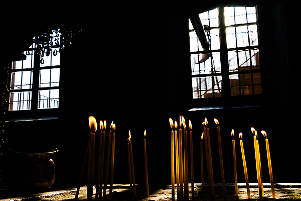 포토 JPG 해외이미지 종교 촛불 불 불꽃 사람없음 빛 노란색 교회 믿음 검은색 어둠 희망 기도 사찰 뜨거움 영혼 심볼 명상 광 사당 숭배 신앙심 왁스 많음 해외포토 자연요소 감정 컬러 컨셉 초 종교건축 건물 파일형식 이미지허브