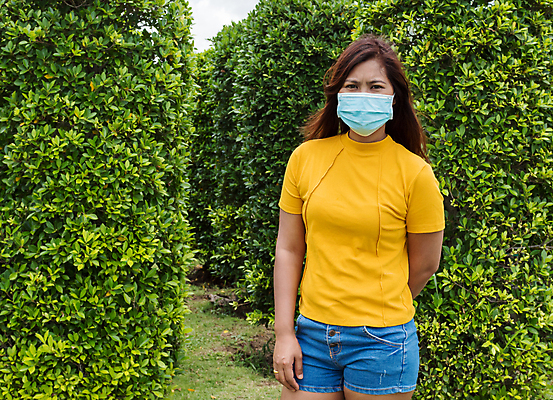 포토 JPG 해외이미지 백인 라이프스타일 여자 얼굴 여행 자연 휴가 가면 한명 안전 사람 성인 야외 초록색 여름 유행 여행객 건강관리 바이러스 닫기 보호 질병 미녀 예방 전염병 스타일 힙스터 해외포토 서양인 1 계절 패션 컬러 컨셉 의학 모션 건강 관리 생활 신체부위 미인 생태계 파일형식 이미지허브