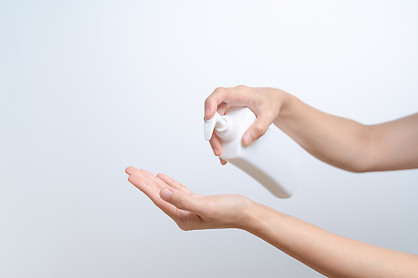 포토 JPG 해외이미지 라이프스타일 손 여자 여행 백그라운드 컨셉 신체 손가락 휴식 건강 사람 사람없음 야외 여름 빛 태양 스크린 스파 화장품 잡기 보호 매끈함 실크 소중 피부 크림 피부관리 부드러움 로션 튜브 펌프 내추럴 돌봄 수분크림 위생관리 인수 자외선 해외포토 자연요소 계절 모션 관리 생활 신체부위 뷰티 직물 감각 파일형식 이미지허브