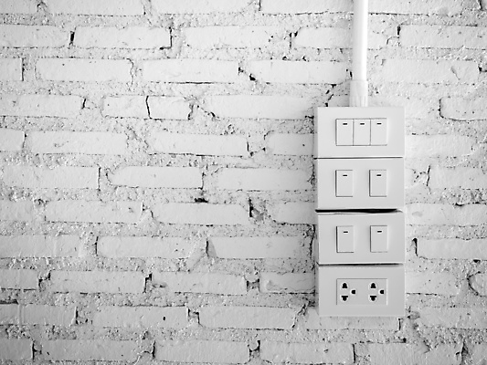 포토 JPG 해외이미지 디자인 산업 벽 백그라운드 가정 벽돌 주택 동양인 사람없음 내부 빛 세트 상자 힘 장비 에너지 흰색 판넬 그룹 콘센트 플러그 연결 플라스틱 수집 오브젝트 서식 전자 철사 포트 스위치 타입 전압 제어 현재 공급 카피스페이스 해외포토 컬러 컨셉 재질 인종 건물 공백 파일형식 이미지허브