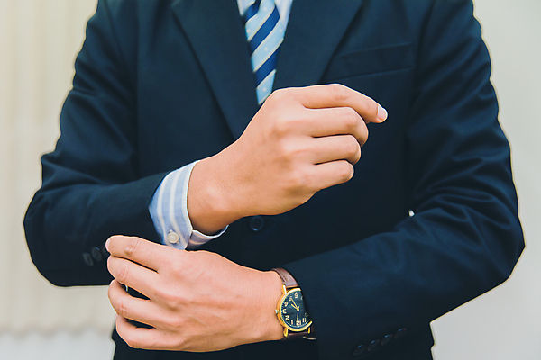 포토 JPG 해외이미지 백인 모델 직업 1 남자 행복 무기 벽 포즈 백그라운드 컨셉 셔츠 비즈니스 하늘 성공 아이디어 한명 사람 정장 성인 건물 파란색 사무실 유행 우주 검은색 회색 흰색 도시 업무 비즈니스맨 경영자 지역 반대 교차 경영 콘크리트 카피스페이스 해외포토 서양인 건축물 옷 감정 컬러 상의 공백 작업 직장인 리더 파일형식 이미지허브