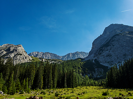 포토 JPG 해외이미지 나무 응시 여행 자연 휴가 산 파노라마 미소 풍경 사람없음 야외 컬러풀 햇빛 맑음 하이킹 가을 시골 오스트리아 고독 편안함 그림 절정 터키석 바이에른 해외포토 식물 시선 계절 감정 유럽 컬러 레저 날씨 독일 촬영기법 표정 태양 감각 보석 생태계 파일형식 이미지허브