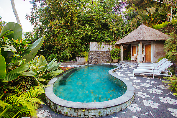 포토 JPG 해외이미지 나무 식물 전통 아시아 섬 여행 창문 자연 하늘 휴가 주택 동양인 풍경 사람없음 목재 장식 물 여름 컬러풀 여행객 정원 맑음 수영 발코니 고급 오두막 갑판 빌라 발리 인도네시아 강렬 야외의자 파라다이스 해외포토 자연요소 계절 나라 컬러 컨셉 배_교통 의자 재료 날씨 사람 인종 건물 수상스포츠 생태계 파일형식 이미지허브