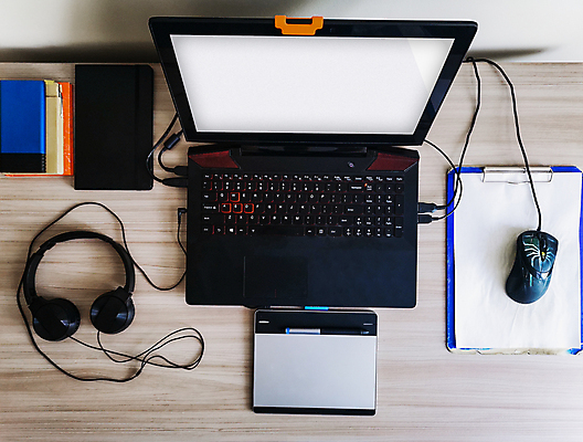 포토 JPG 해외이미지 디자인 백그라운드 컨셉 인터넷 비즈니스 학교 탁자 직장 사람없음 목재 노트북 컴퓨터 사무실 알약 펜 우주 디지털 스크린 헤드폰 공책 장비 흰색 키보드 업무 작업실 플랫 쥐 책상 오브젝트 레이아웃 위치 베터리 목업 해외포토 나무 교육 컬러 음향기기 가구 회사 재료 문구용품 전자제품 필기구 약 작업 설치류 파일형식 이미지허브