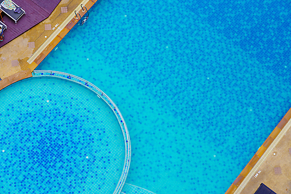 포토 JPG 해외이미지 주간 호텔 수영장 사람없음 야외 여름 하이앵글 해외포토 자연요소 계절 뷰포인트 숙소 파일형식 이미지허브