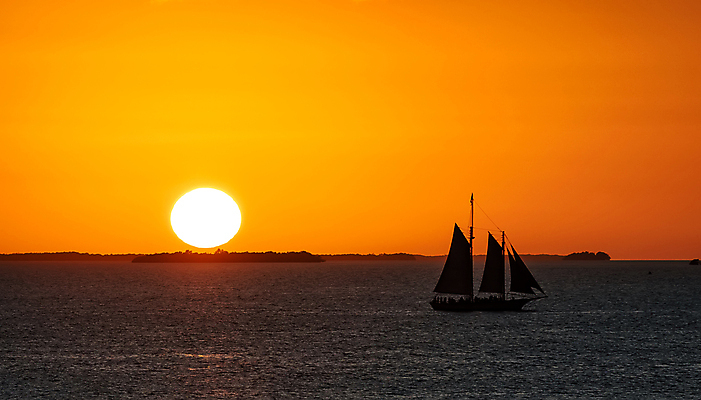 포토 JPG 해외이미지 실루엣 바다 섬 여행 백그라운드 요트 오렌지 모션 자연 하늘 휴가 항해 풍경 사람없음 물 여름 태양 노란색 일출 미국 일몰 보트 저녁 크루즈 속도 종료 노란배경 몽환 수평선 플로리다 해외포토 자연요소 계절 컬러 컨셉 북아메리카 배_교통 과일 촬영기법 노을 야간 생태계 파일형식 이미지허브
