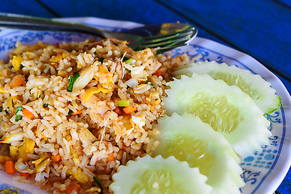 포토 JPG 해외이미지 접시 아시아 음식 포크 다이어트 태국 밥 오이 요리 동양인 사람없음 목재 파란색 숟가락 식사 저녁식사 튀김 게 신선 맛 아침식사 널 먹기 지역 토막 점심식사 영양분 해외포토 나무 식기 나라 컬러 컨셉 채소 재료 모션 수저 건강 갑각류 인종 파일형식 이미지허브