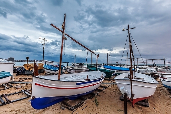 포토 JPG 해외이미지 구름 유럽 모래 여행 자연 하늘 낚시 휴가 휴식 주택 항해 풍경 사람없음 야외 건물 물 여름 파란색 컬러풀 마을 보트 스페인 고급 작음 지중해 포트 타운 옛날 해외포토 자연요소 건축물 계절 나라 바다 컬러 컨셉 배_교통 레저 도시 크기 생태계 파일형식 이미지허브
