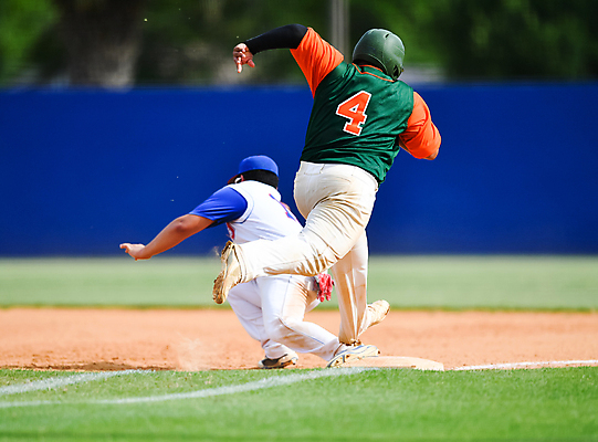 포토 JPG 해외이미지 남자 유니폼 청소년 두명 옆모습 뒷모습 아웃포커스 10대 달리기 경쟁 경기장 활발 야구 야구선수 투수 야구복 대회 손뻗기 십대남자만 해외포토 옷 뷰포인트 컨셉 스포츠시설 모션 운동선수 촬영기법 사람 운동복 구기 남자만 십대만 파일형식 이미지허브