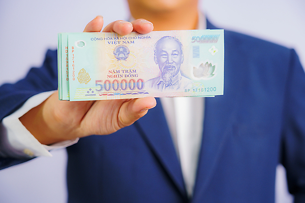 포토 JPG 해외이미지 손 디자인 아시아 종이 여행 백그라운드 지폐 돈 비즈니스 동양인 정장 사람없음 금융 경제 파란색 쪽지 잡기 시장 재산 가격 심볼 사인 투자 베트남 동쪽 계산서 고립 전국 해외포토 옷 나라 컬러 모션 인종 신체부위 동남아시아 방향 파일형식 이미지허브