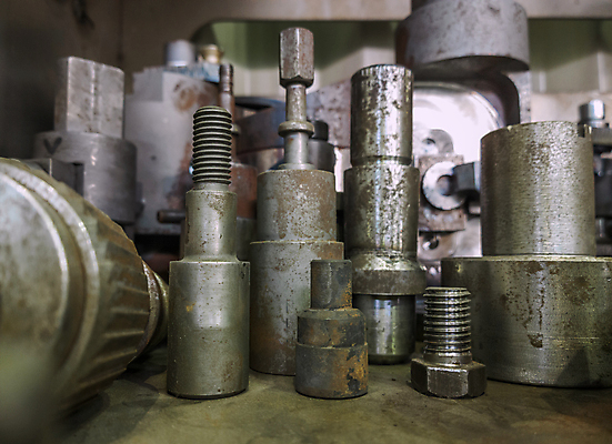 포토 JPG 해외이미지 산업 백그라운드 공장 사람없음 금속 기계 장비 공구 업무 작업실 제조 자르기 철 묘사 정비공 기어 보유 에이즈 옛날 철강 해외포토 공업 모션 재질 도구 작업 기술자 질병 파일형식 이미지허브