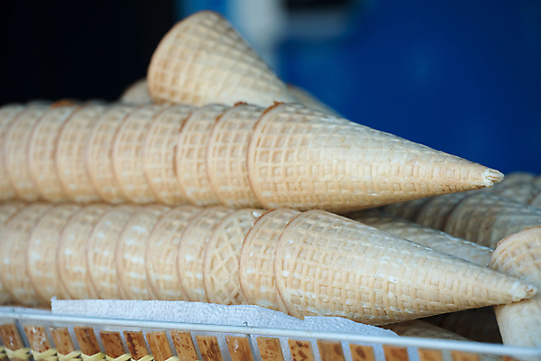 포토 JPG 해외이미지 계절 패턴 재료 아이스크림 사람없음 세트 과자 냉동 얼음 식사 기쁨 우유 신선 맛 상품 시원함 유혹 먹기 크림 묘사 국자 상쾌 질감 칼로리 원뿔 와플 고립 바닐라 섞기 젤라또 해외포토 자연요소 도형 감정 컨셉 무늬 모션 주방용품 디저트 유제품 파일형식 이미지허브