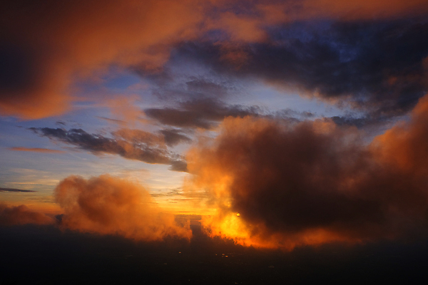 포토 JPG 해외이미지 나무 구름 공원 도로 여행 백그라운드 겨울 밭 태국 자연 하늘 아침 산 풍경 사람없음 야외 초록색 여름 파란색 빛 컬러풀 햇빛 노란색 일출 환경 일몰 새벽 추위 안개 흰색 정상 숲 언덕 내추럴 뿌연 웅장함 절정 해외포토 주간 자연요소 식물 계절 공공시설 아시아 길 컬러 농업 교통시설 날씨 태양 노을 생태계 파일형식 이미지허브