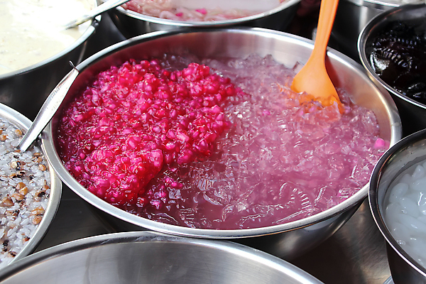 포토 JPG 해외이미지 나무 식물 음식 잎 다이어트 과일 부분 자연 디저트 매달리기 건강 사람없음 야외 빨간색 초록색 빛 농작물 컬러풀 태양 농장 정원 보라색 얼음 주스 나뭇가지 신선 시장 달콤 맛 큼 먹기 가득함 유기농 캄보디아 석류 대야 거짓말 뒤뜰 이국적 작살 해외포토 자연요소 웰빙 아시아 음료 컬러 컨셉 농업 모션 크기 생태계 파일형식 이미지허브