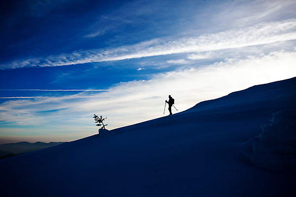 포토 JPG 해외이미지 나무 계절 실루엣 유럽 여행 백그라운드 자국 자연 하늘 날씨 산 파노라마 국립공원 풍경 사람없음 야외 파란색 환경 얼음 침묵 일몰 트래킹 하이킹 추위 흰색 정상 고도 장면 루마니아 내추럴 산악지대 절정 트란실바니아 하이커 해외포토 자연요소 식물 공원 나라 컬러 레저 촬영기법 노을 소리 생태계 파일형식 이미지허브