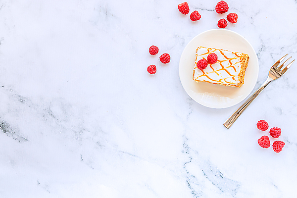 포토 JPG 해외이미지 열매 음식 크리스마스 과일 딸기 휴가 디저트 발렌타인데이 사랑 사람없음 장식 빨간색 쿠키 케이크 흰색 하트 축하 달콤 설탕 컵케이크 굽기 크림 산딸기 페스츄리 해외포토 모양 식물 기념일 감정 빵 컬러 컨셉 데이이벤트 맛 구이 파일형식 이미지허브