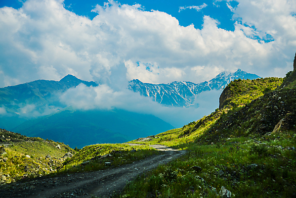 포토 JPG 해외이미지 구름 유럽 여행 밭 하늘 산 풍경 경사 사람없음 일상 초록색 여름 파란색 계곡 바위 정상 오솔길 언덕 러시아 장면 북쪽 흐림 웅장함 수평선 스코틀랜드 산맥 해외포토 자연요소 계절 나라 길 컬러 농업 날씨 영국 라이프 돌_바위 방향 파일형식 이미지허브