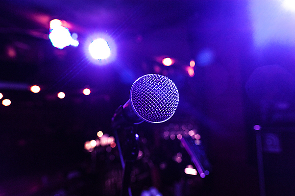 포토 JPG 해외이미지 직업 음악 노래 말하기 서기 이벤트 사람없음 빛 컬러풀 파티 보라색 소리 콘서트 공연 장비 가수 무대 광선 악단 볼륨 소프트포커스 마이크 오브젝트 클럽 복고 디스코 보케 전자 쇼 오디오 목소리 노래방 뮤지컬 팝 생존 해외포토 컬러 음향기기 모션 문화예술 촬영기법 전자제품 음악가 춤 파일형식 이미지허브