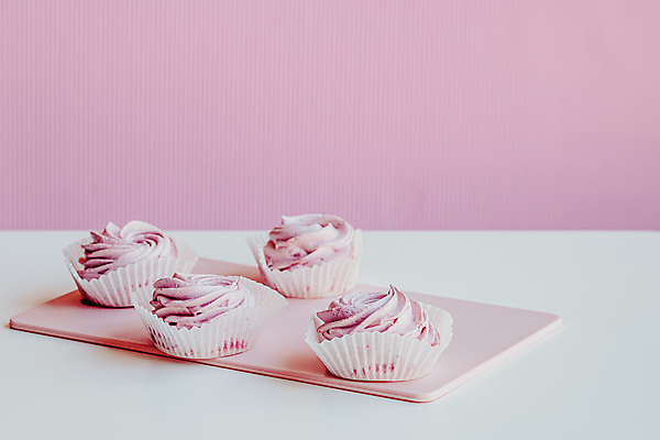 포토 JPG 해외이미지 디자인 음식 분홍색 결혼 백그라운드 다이어트 휴가 디저트 부활절 기념 발렌타인데이 건강 사탕 선물 사랑 사람없음 장식 파티 유행 케이크 얼음 봄 흰색 축하 아기 신생아 신선 생일 달콤 컵케이크 크림 심플 부드러움 파스텔톤 해로움 핸드메이드 카피스페이스 미니멀리스트 프로스팅 해외포토 자연요소 계절 기념일 감정 컬러 컨셉 데이이벤트 사람 이벤트 공백 감각 맛 제빵 파일형식 이미지허브