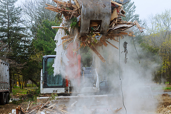 포토 JPG 해외이미지 외관 벽 거리 주택 사람없음 야외 건물 환경 기계 손상 도시 쓰레기 파편 위험 불도저 굴착기 사건 버리기 시골집 보험 깨짐 옛날 재앙 지진 파멸 허리케인 해외포토 건축물 컨셉 모션 중장비 자연재해 파일형식 소멸 이미지허브