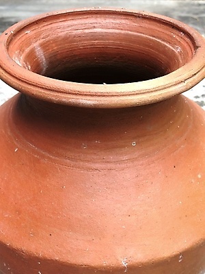 포토 JPG 해외이미지 전통 디자인 문화 음료 주방용품 건강 미술 사람없음 장식 빨간색 물 갈색 세일 상점 꽃병 장비 가전제품 수확 흰색 기구 시골 조끼 항아리 도자기 시장 냄비 컨테이너 오브젝트 함선 기념품 점토 토기 수공예 유리주전자 내추럴 고립 옛날 핸드메이드 해외포토 자연요소 꽃 산업 컬러 생활용품 농업 배_교통 유리 주전자 문화예술 외투 용기_그릇 솥 공예 파일형식 이미지허브