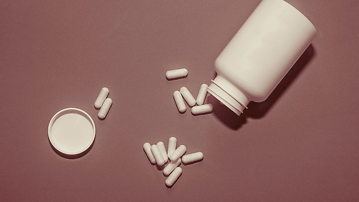 포토 JPG 해외이미지 얼굴 백그라운드 컨셉 일러스트 의료기기 건강 병원 가면 안전 사람없음 파란색 약 건강관리 고통 장비 의사 수술 호흡기관 바이러스 호흡 보호 질병 위험 일회용 오브젝트 감염 먼지 외과 고립 돌봄 위생관리 인플루엔자 전염병 필터 해외일러스트 감정 컬러 의학 모션 관리 신체부위 치료 의료진 장기_의학 파일형식 이미지허브