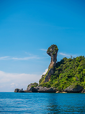 포토 JPG 해외이미지 모래 파도 바다 여행 하늘색 의자 태국 하늘 휴가 휴식 항해 사람없음 목재 맑음 수영 기쁨 꿈 만 고독 선탠 속도 휴양지 인도차이나반도 파라다이스 푸켓 해외포토 나무 감정 아시아 가구 컨셉 배_교통 재료 날씨 파란색 장소 수상스포츠 파일형식 이미지허브