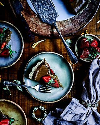 포토 JPG 해외이미지 접시 계절 열매 음식 분홍색 백그라운드 잎 과일 딸기 디저트 사람없음 목재 쿠키 케이크 식당 초콜릿 숟가락 식사 빵집 흰색 대접 신선 원형 달콤 맛 아침식사 작음 설탕 굽기 민트 크림 상쾌 유기농 산딸기 블랙베리 영양분 제빵사 타르트 페스츄리 핸드메이드 더스트파티클 해외포토 도형 나무 식물 직업 식기 웰빙 감정 빵 컬러 컨셉 재료 수저 상점 크기 구이 허브 파이_빵 파일형식 이미지허브