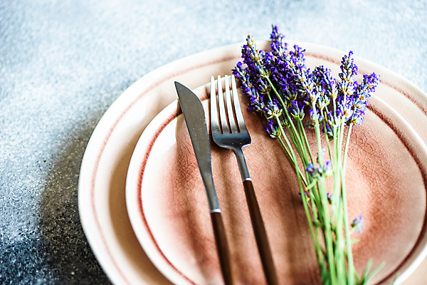 포토 JPG 해외이미지 접시 꽃 포크 실내 사람없음 나이프 라벤더 해외포토 식물 식기 내부 칼 허브 파일형식 이미지허브