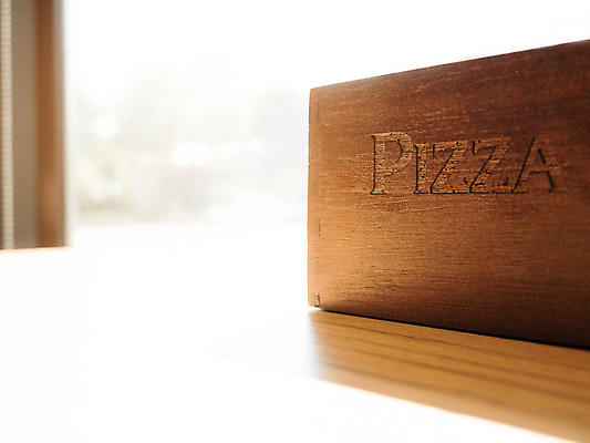 포토 JPG 해외이미지 접시 디자인 음식 백그라운드 컨셉 비즈니스 텍스트 가정 탁자 표면 치즈 프레임 피자 요리 사람없음 목재 단어 갈색 우주 주방 식사 이탈리아 카페 수확 원형 자르기 편지 계산대 오브젝트 사인 메뉴 질감 복고 내추럴 점심식사 페퍼로니 레터링 스타일 해외포토 도형 나무 문자 식기 유럽 컬러 가구 농업 재료 모션 유제품 패스트푸드 서양음식 상점 소시지 파일형식 이미지허브