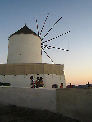 포토 JPG 해외이미지 전통 라이프스타일 여자 행복 유럽 문화 바다 섬 여행 건축양식 자연 하늘 휴가 휴식 건강 사람 풍경 사람없음 야외 건물 여름 파란색 교회 여행객 마을 도시 고급 지중해 그리스 명상 휴양지 화산 타운 그리스인 해외포토 서양인 건축물 계절 건축 감정 나라 컬러 컨셉 종교건축 산 생활 장소 생태계 파일형식 이미지허브