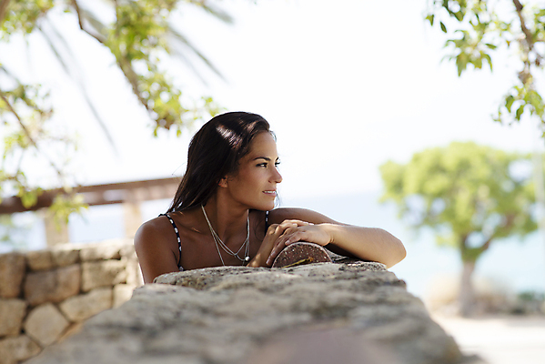 포토 JPG 해외이미지 모델 1 라이프스타일 긴머리 응시 드레스 여자 행복 얼굴 벽 백그라운드 자연 벽돌 거리 갈색머리 한명 서기 사람 성인 야외 유행 맑음 기댐 도시 우아함 히스패닉 스타일 해외포토 헤어스타일 시선 옷 감정 컨셉 모션 날씨 생활 신체부위 생태계 파일형식 이미지허브