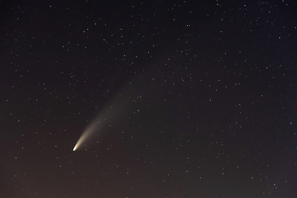 포토 JPG 해외이미지 별 과학 백그라운드 자연 하늘 아침 휴가 사람없음 야외 가로 여름 파란색 빛 컬러풀 글로벌 우주 일몰 이탈리아 새벽 별자리 탐험 달 분위기 야간 신비 코스모스 꼬리 은하계 먼지 충격 공상 천문학 성운 7월 혜성 수평선 해외포토 주간 자연요소 계절 교육 꽃 유럽 컬러 컨셉 노을 날짜 생태계 파일형식 이미지허브