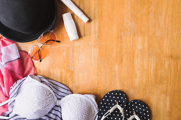 포토 JPG 해외이미지 라이프스타일 옷 계절 여자 안경 여행 백그라운드 컨셉 장신구 탁자 휴가 휴식 사람없음 목재 여름 세트 비키니 선글라스 유행 우주 목도리 흰색 플랫 샌들 주말 로션 힙스터 해외포토 나무 잡화 패션 수영복 컬러 가구 신발 재료 사람 생활 화장품 파일형식 이미지허브