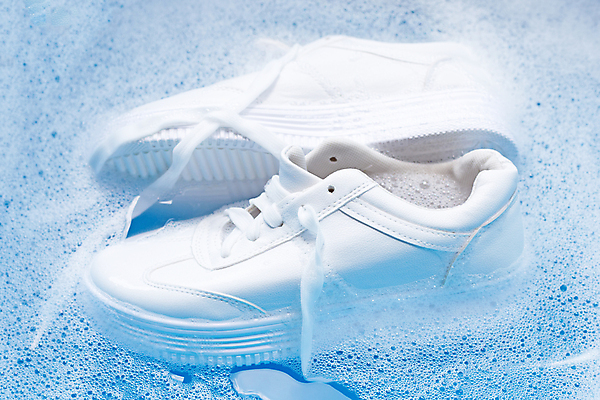 포토 JPG 해외이미지 운동화 사람없음 빨래 파란배경 비누거품 해외포토 백그라운드 신발 가사 파란색 거품 파일형식 이미지허브