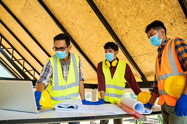 포토 JPG 해외이미지 백인 직업 응시 남자 산업 얼굴 비즈니스 공장 청소년 노동자 건설업 서기 안전 사람 성인 야외 건물 가로 세명 컬러풀 작업 비즈니스맨 엔지니어 제조 감독 안전모 헬멧 창고 동료 경영자 일렬 브라질 청사진 공학 철강 건설근로자 해외포토 서양인 건축물 시선 교육 컬러 공업 관계 모션 신체부위 직장인 남아메리카 기술자 안전장비 보호장비 리더 파일형식 이미지허브
