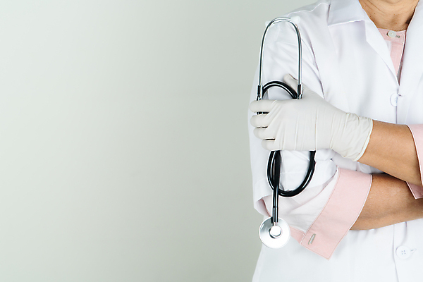 포토 JPG 해외이미지 직업 웰빙 여자 과학 백그라운드 컨셉 유니폼 청진기 건강 병원 한명 사람 성인 세계 사무실 알약 약 평화 환자 의사 흰색 공구 바이러스 보호 연습 직원 싱글 외과 돌봄 옛날 전염병 치유 해외포토 1 옷 컬러 비즈니스 의학 의료기기 모션 의료진 도구 질병 파일형식 이미지허브