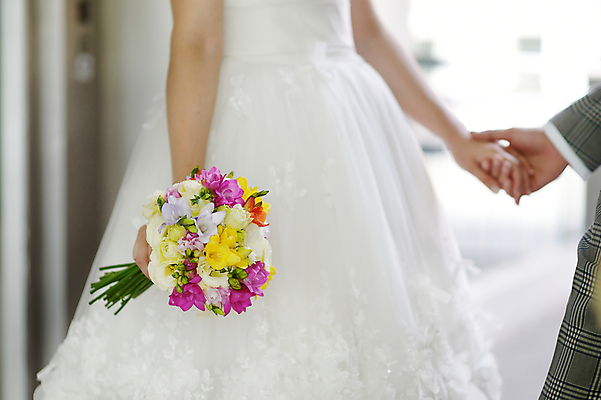 포토 JPG 해외이미지 커플 드레스 여자 꽃 행복 음료 분홍색 꽃다발 결혼 백그라운드 2 손가락 결혼식 휴가 관리 사랑 사람 이벤트 사람없음 빨간색 컬러풀 노란색 보라색 튤립 흰색 축하 반지 잡기 황금 보석 심볼 긍정 약혼 해외포토 식물 손 옷 감정 컬러 컨셉 장신구 관계 모션 광석 약속 파일형식 이미지허브