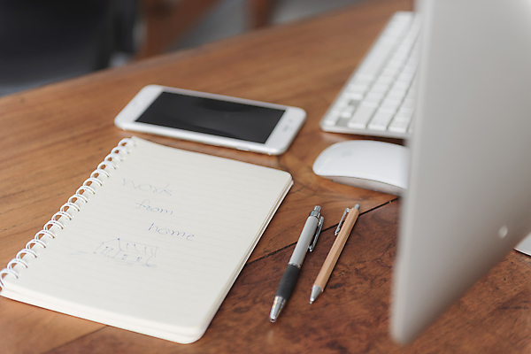 포토 JPG 해외이미지 손 백그라운드 컨셉 거실 인터넷 의자 비즈니스 텍스트 탁자 모바일 주택 직장 건강 사람없음 스마트폰 컴퓨터 사무실 연필 펜 공책 키보드 업무 커튼 작업실 메시지 바이러스 보호 질병 스마트 책상 예방 감염 온라인 돌봄 위생관리 전염병 해외포토 가구 회사 의학 모션 문구용품 학용품 관리 건물 신체부위 전자제품 핸드폰 스마트기기 필기구 작업 파일형식 이미지허브